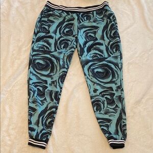 Rue21 Blue and Black Floral Joggers